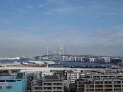 港の見える丘公園には、恐らく初めて来たと思いますが、名前の通り、横浜港が目の前に見えています。開放感があって、景色のいい高台です。