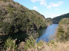 青蓮寺湖
青蓮寺川に建設されたダムによって生まれた人工湖です