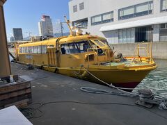 鞆の浦へ行く船
　昨日、生口島まで行った時の船でした