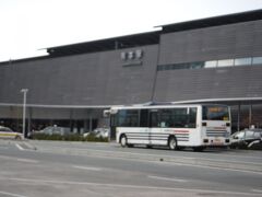 熊本駅ビルで昼食。馬刺しを頂きました。