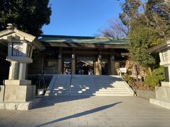 神門から東郷神社境内に入ります。