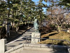 かなり先にありました！