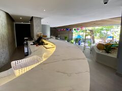 【=U Jomtien Pattaya Hotel=】

猥雑で、卑猥で、くそ煩い「パタヤビーチ」から離れた大人のビーチ...『ジョムティエンビーチ』。
