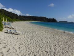 急遽、那覇に戻ることになり
見納めシュノーケリングin古座間味ビーチ
こんなに天気が良いのに・・・