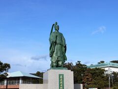 藤原俊成像
平安時代後期から鎌倉時代前期にかけて活躍した歌人で、3年5カ月この三河国司を務め、蒲郡の礎を築いた人
かの藤原定家さんの父