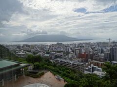 おはようございます♪。

今日も、桜島の全体は見られません。。。