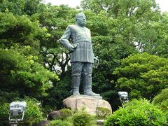 ドーン！、「西郷隆盛銅像」が登場します！！！。

「照国神社」からは徒歩３～４分程です。