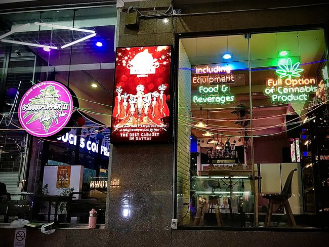 ハジャイを行き来するシンガポールやマレーシア華人達の目的は何なんだろう。