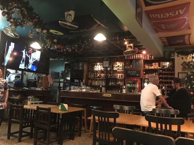 この町に白人の姿は、余り見かけなかった。