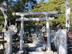 三保松原 
羽車神社は枯れた二代目「羽衣の松」隣に鎮座する、御穂神社の離宮です。