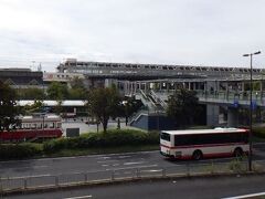 JR岐阜駅
JR名古屋駅からだとJRの快速で20分程度。
県庁所在地同士がここまで近いのも珍しい。
岐阜県民は買い物は名古屋に行って済ませてしまうというが、それも仕方ないかも。