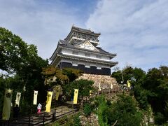 岐阜城
金華山山頂にある模造天守。
山頂までは徒歩でも上がれるが、自分はロープウェイを利用。
料金が高い。