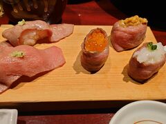 三田にある晩翠という焼肉屋さん。

肉寿司の盛り合わせ。