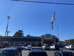 ホテルのすぐ近くにあった「パーキンズ(Perkins)」にて朝食です。