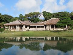 09：00　開園と同時に入園して誰も居ない「識名園」を約１時間散策しました