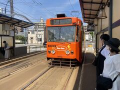 十字街駅にて、函館どっく前行きの電車に乗り換えます。