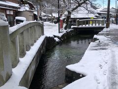 清らな流れの地蔵川。
中山道沿いを流れていきます。