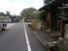  列車の時間もあるので城下町をとおり飫肥駅に向かいます。