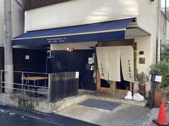 青山にある「川上庵」。
迷いながら辿り着きました。