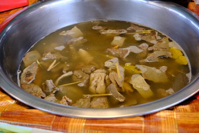 牛ホルモン．．．お買い上げ～　140B　≒　540円