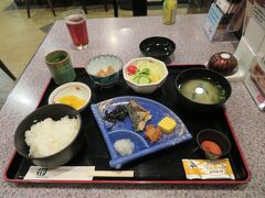 長崎バスターミナルホテル

バイキングではなく定食で出されました。
4泊しましたが、メニューは毎日ほぼ一緒でした。
食べ過ぎ防止になって良かったかも。

つづく。
