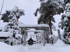 納内神社にやってきました。