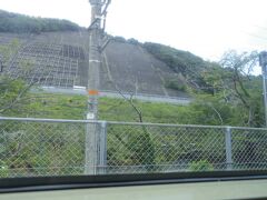 この山中渓駅から大阪府ですが、大阪府のJR駅の中では最も乗客数が少ない駅だそうです。