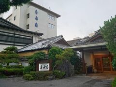 指宿温泉　秀水園
https://www.syusuien.co.jp/#

今回の宿です。久しぶりの老舗旅館に宿泊。
いつもはホテル、ビジネスホテルやペンションなので、迎えの為に人が立っていること自体が新鮮。たまたまかもしれないが。