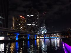 なぜか橋がライトアップ。