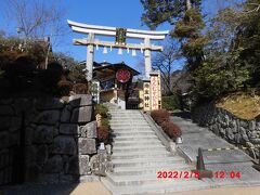 地主神社に向かいます。こちらの階段も人が居ない状態で写真を撮れました。