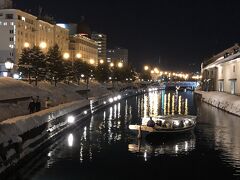 　雪灯と、ガス灯の灯りが素敵
　昨年5月運河クルーズをしました。雰囲気が全く違って見えます。