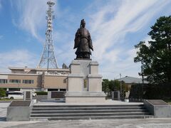 こちらは佐賀藩の十代目の藩主鍋島直正公の像。
江戸末期～明治の激動の時代の君主。
蘭学を学んだり、アームストロング砲を取り入れたりといち早く近代化に取り組んだ君主だったみたい。
おそらく佐賀藩が最も輝いていたのがこの時期。
