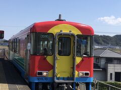 土佐くろしお鉄道で宿毛駅、宿毛から宇和島までバス、宇和島から予讃線を乗り継いで3日間走った道を松山まで戻る