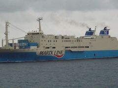 マリックスラインの船は、クイーンコーラル号です。