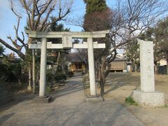 六郷橋の広場向かいに建つ北野天神
徳川吉宗が乗っていた馬が暴走し、あわやという時に落馬を止めたと伝わっています。