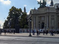 プティ・パレ（ Petit Palais ）
豪華な装飾が施された1900年代の建物。ルネサンス時代から20世紀までの多彩な美術品が展示されています。オシャレな建物です。