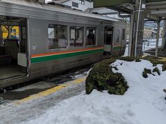 庭坂駅に到着しました。
この電車はこの駅までです。