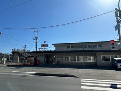 お腹いっぱいになったので、うさぎ島へ向かいます♪

こちらは忠海駅…
電車で来る方はこちらで降ります。
駅前に、コンビニありましたよ～