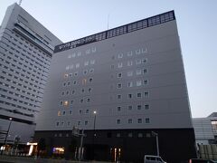 チェックアウトし、セルフクロークに荷物を預け、出発します。