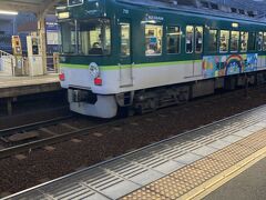 １５＜京阪電鉄　三井寺駅＞
　また三井寺駅に戻ってきました。さて、本日最後の目的地「石山寺」へ向かうとしましょう。京阪電車だけど、なんとなく小さい感じがするな。