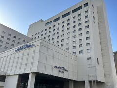さらに運動がてら歩いて、本日の宿泊先のホテルオークラ新潟さんへ来ました。
新潟では超老舗ホテルですね。