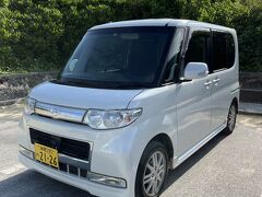 渡口の浜の駐車場にて。
ここは駐車場が少なくて、海水浴シーズンはどこに停めるんだろう・・
別の場所にあるのかもしれない。

今回借りた車タント、19万キロ越え！
