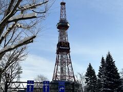お部屋で少し休憩したらお出掛け。
さっぽろテレビ塔を眺め
