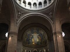 サクレ・クール寺院
Basilique du Sacré-Cœur

主祭壇の上にあるビザンティン様式っぽいモザイク、両手を広げたキリスト。