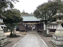 そして、本当は昨日来る予定だった「天空の鳥居」へ来ました！

本来なら下宮から徒歩で登ってくる方がよろしいのでしょうが、往復約２時間もかかるので車で登ってきました、、、
駐車場までの林道は道幅が狭いので、すれ違いなど自信のない方はお勧めしません…
側溝もあるかなり細い山道をクネクネと登って来ます。
土日祝日は混雑するのでシャトルバスが出ているようです(^-^)