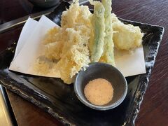 季節限定の「讃岐でんぶぐと牡蠣の天ぷら」
このボリュームで900円！！！

牡蠣の天ぷら大きくてプリプリで美味しかったです(#^.^#)