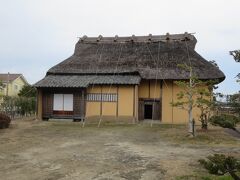 旧藤瀬家住宅は村庄屋を務めました。この住宅は江戸時代のものです。内部の公開もしています。