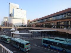 そして、毎度おなじみ仙台駅前の全景。
今や、こけし氏とこの景色を見ないと、仙台に来た気がしませんね（笑）