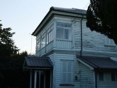 明治３７年にアメリカ人技師の邸宅として建設され
三菱製紙高砂工場魚町倶楽部となりました。