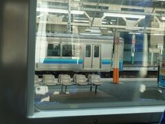 　ハワイアンブルーの伊豆急電車に見送られ、楽しい思い出いっぱいの熱海を後にしました。